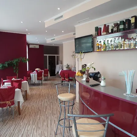 Paradise Hotel 3*