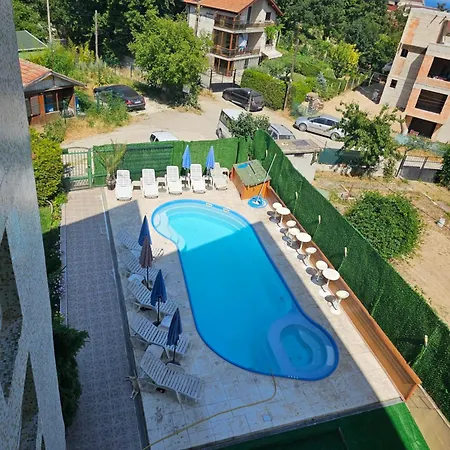 Paradise 3*